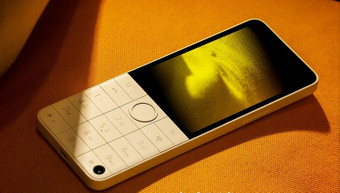 Xiaomi представила кнопочный смартфон Qin F22 Pro